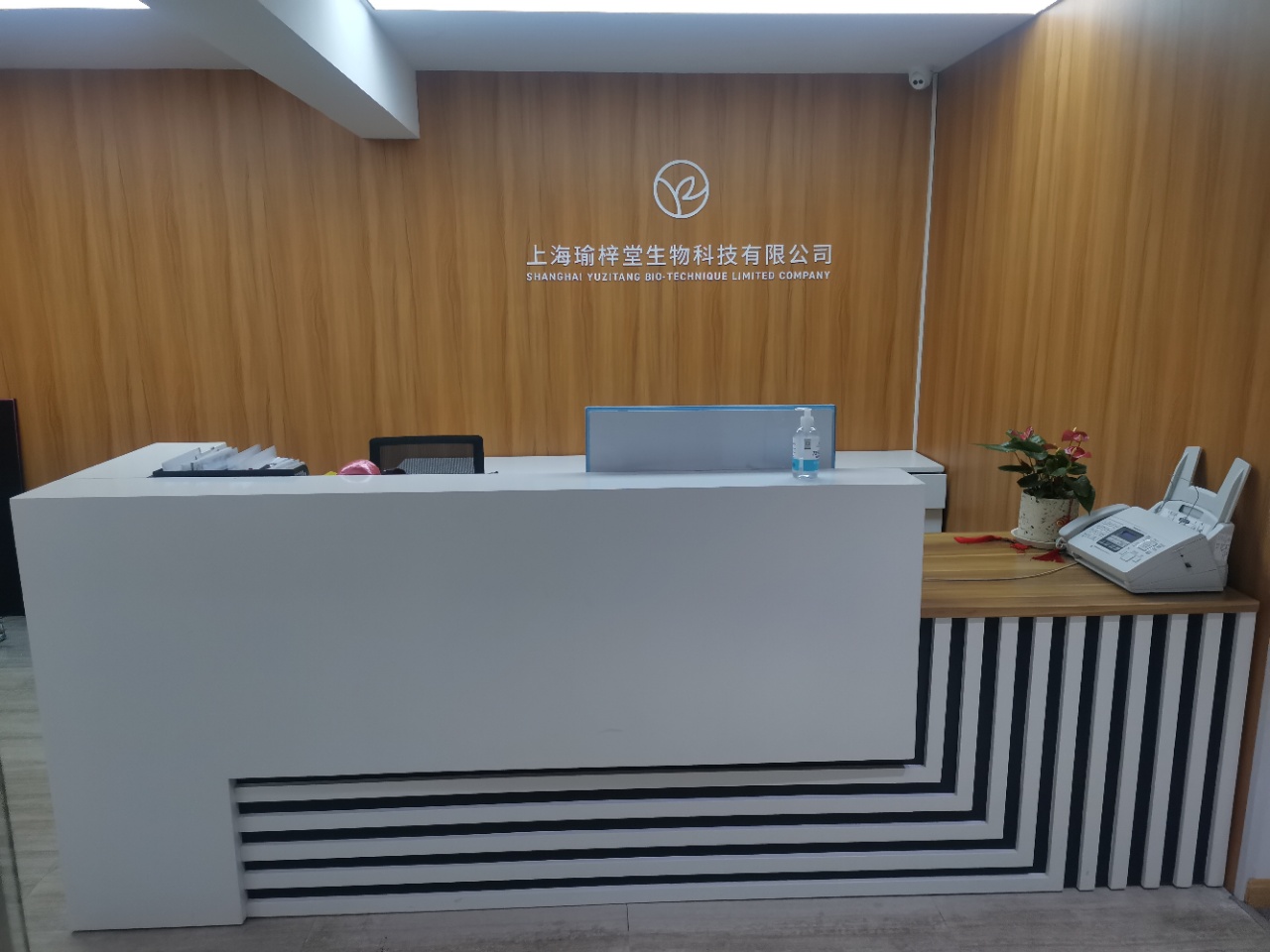 华宁国际广场：都市新地标，商业新篇章